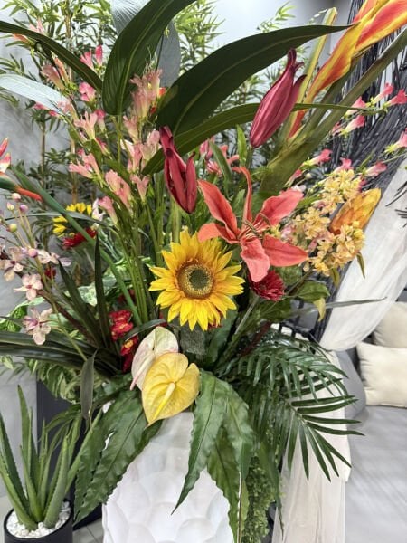 Saksılı Dekoratif Aranjman 240cm