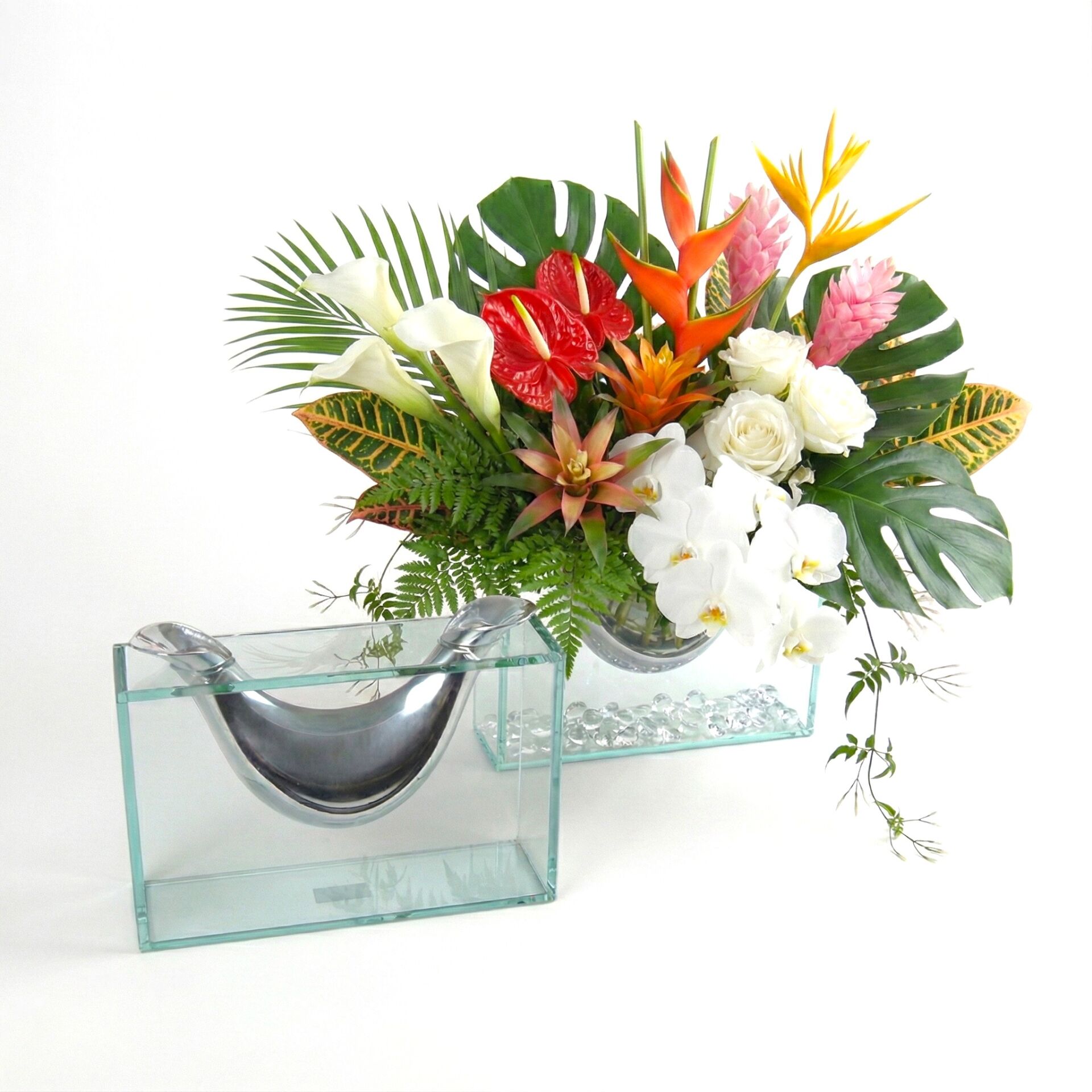 Metal Detaylı Cam Vazo 30x23cm