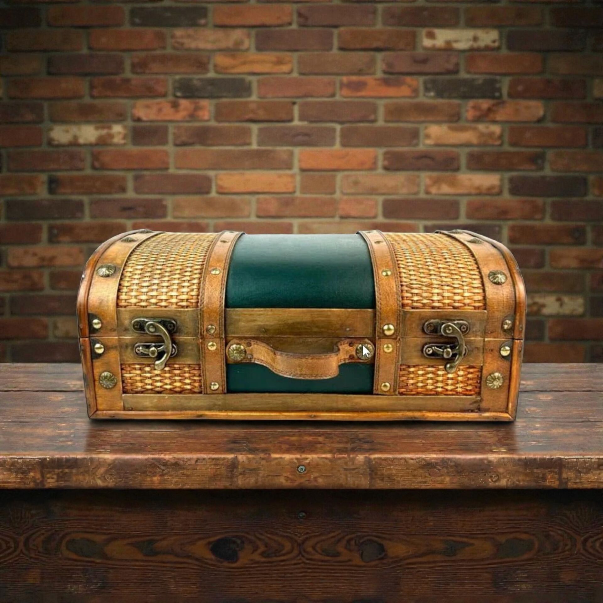 Deri ve Hasır Detaylı Dekoratif Ahşap Sandık (45 cm)