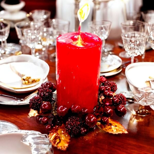 El Yapımı Kristal İşlemeli Kırmızı Renk Detaylı Mumluk Masa Dekoru (13 cm)