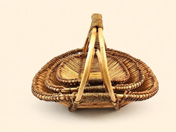 Hasır Sepet – Oval Tek Kulplu Sunum Sepeti 32 × 22 × 25 cm