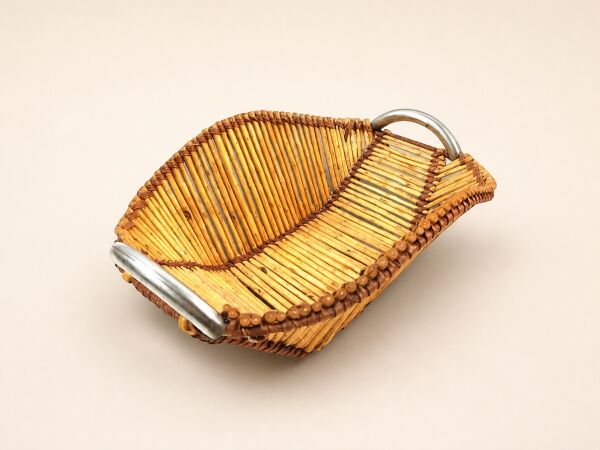 Hasır Sepet – Dikdörtgen Metal Kulplu Düzenleyici 49 × 34 × 18 cm