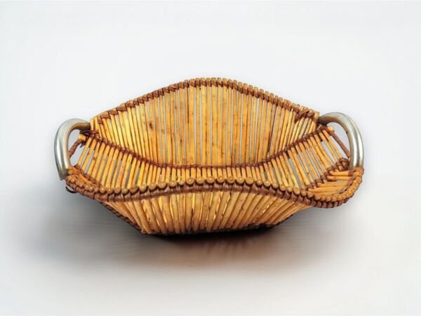 Dekoratif El Yapımı Metal Kulplu Hasır Sepet (37x30x15 cm)