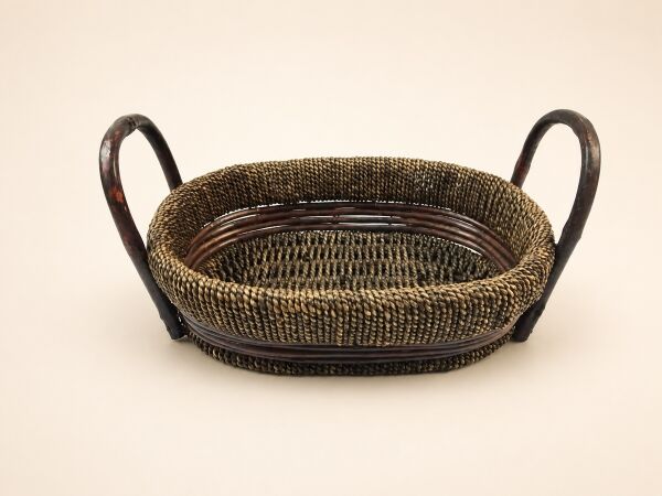 Hasır Sepet – Oval Çift Kulplu Tepsi 30 × 23 × 10 cm