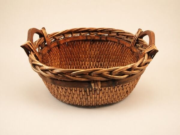 Hasır Sepet – Oval Ahşap Kulplu Düzenleyici 45 × 37 × 23 cm