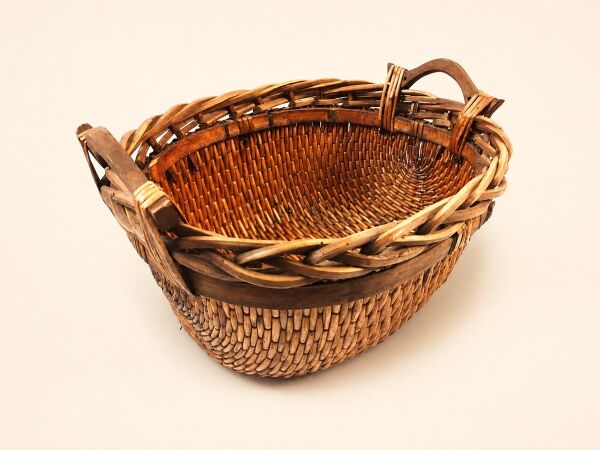 Hasır Sepet – Oval Ahşap Kulplu Düzenleyici 45 × 37 × 23 cm