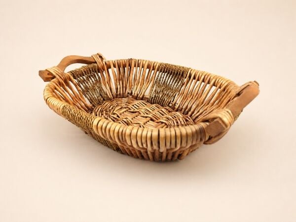 Hasır Sepet – Dikdörtgen Ahşap Kulplu Tepsi 43 × 30 × 10 cm