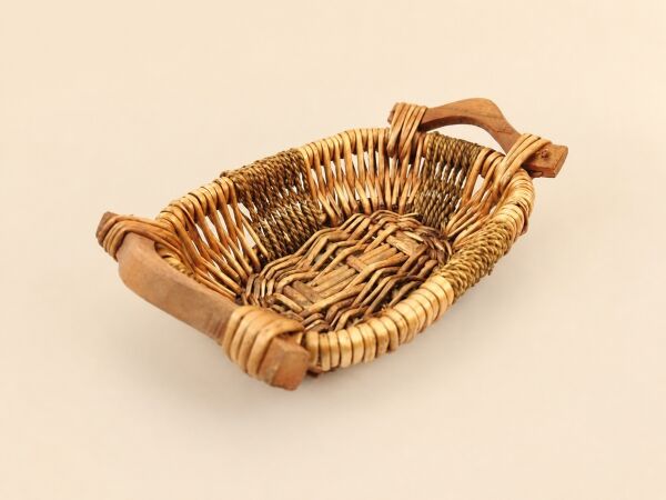 Hasır Sepet – Dikdörtgen Ahşap Kulplu Tepsi 29 × 16 × 7 cm