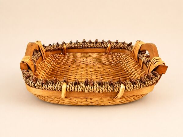 Hasır Sepet – Dikdörtgen Ahşap Kulplu Tepsi 30 × 24 × 8 cm