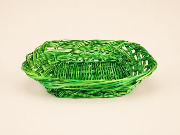 Hasır Sepet – Oval Yeşil Sunum Sepeti 24 × 20 × 7 cm
