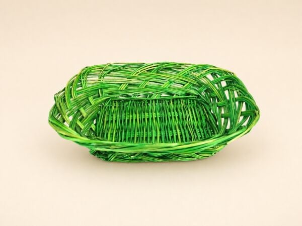 Hasır Sepet – Oval Yeşil Sunum Sepeti 24 × 20 × 7 cm