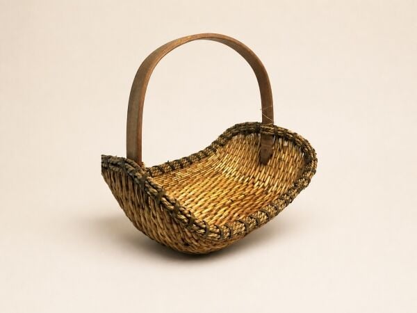 Hasır Sepet – Oval Tek Kulplu Sunum Sepeti 40 × 26 × 30 cm